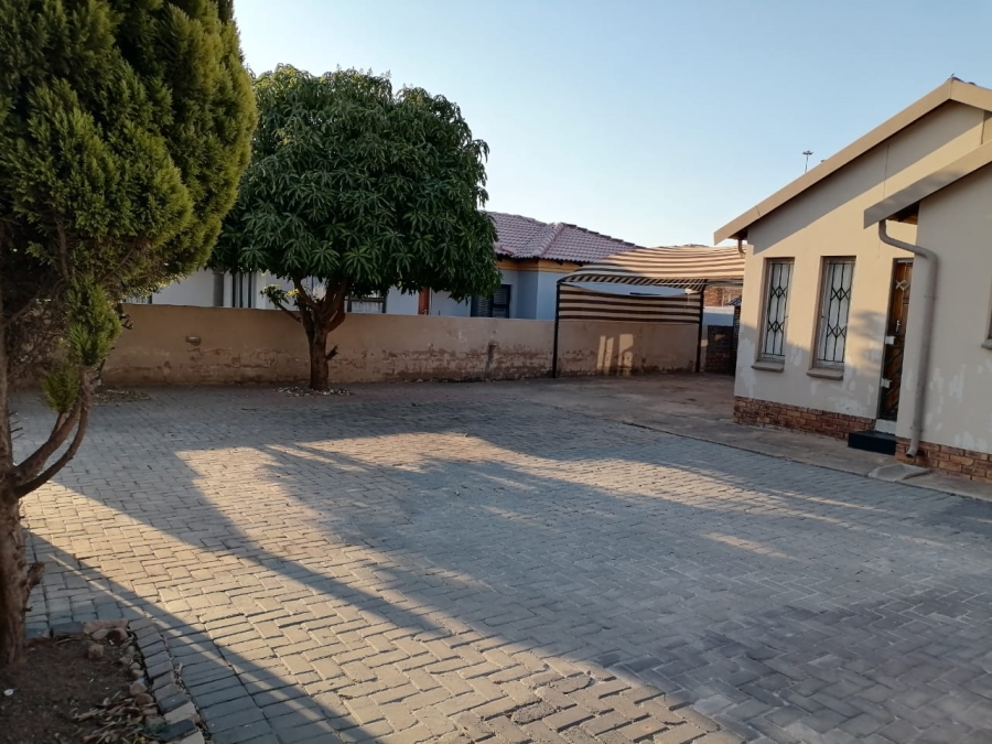 To Let 2 Bedroom Property for Rent in Mabopane Unit X North West